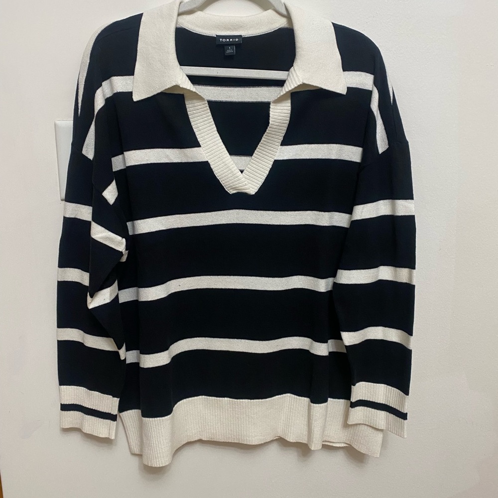 Torrid Black and White V-Neck Striped Sweater